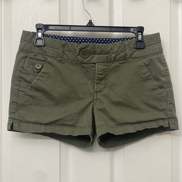 FSR Women’s Olive Green Shorts Size 7 - Picture 1 of 9